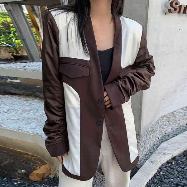 women's suits & blazers twotwinstyle high street colorblock for women v neck loose long sleeve single breasted coats female autumn clot, White;black
women's suits & blazers twotwinstyle high street colorblock for women v neck loose long sleeve single breasted coats female autumn clot, White;black