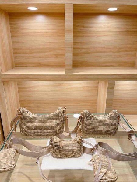2022 luxurys designs belt shoulder bag three pics sets tote messenger handbag crossbody bags
2022 luxurys designs belt shoulder bag three pics sets tote messenger handbag crossbody bags
