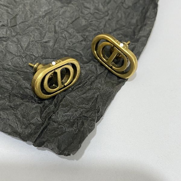 letter golden gun oval earrings female fashion simple copper gold plated earrings
letter golden gun oval earrings female fashion simple copper gold plated earrings