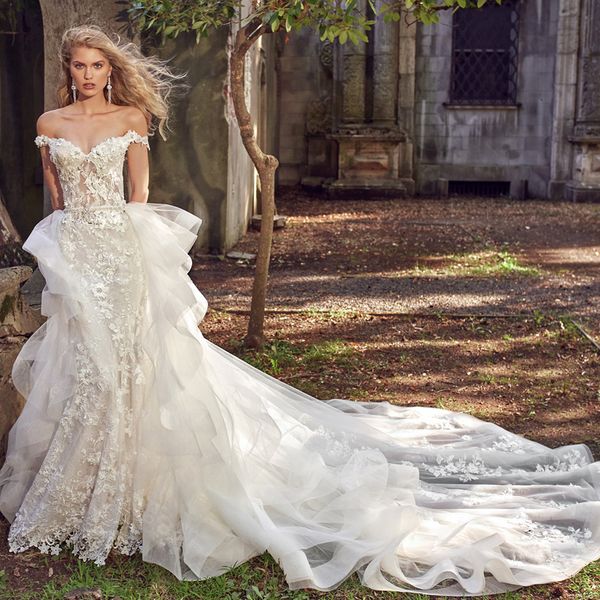 2021 new appliques lace flowers beading 2 pieces mermaid wedding es with detachable train bride gowns vestidos de mairee 174m, White
2021 new appliques lace flowers beading 2 pieces mermaid wedding es with detachable train bride gowns vestidos de mairee 174m, White