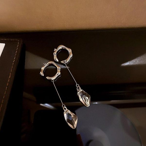 stud south korean ins web celebrity temperament cold wind crystal long earhole earrings personality design, Golden;silver
stud south korean ins web celebrity temperament cold wind crystal long earhole earrings personality design, Golden;silver