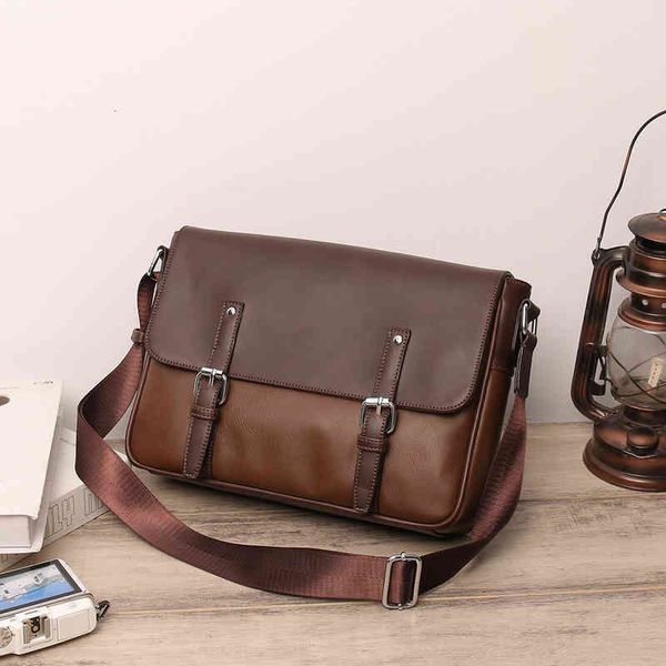 handbags bags 2022 men's flip type single shoulder messenger briefcase fashion classic crazy horse pu postman bag, Black;red
handbags bags 2022 men's flip type single shoulder messenger briefcase fashion classic crazy horse pu postman bag, Black;red