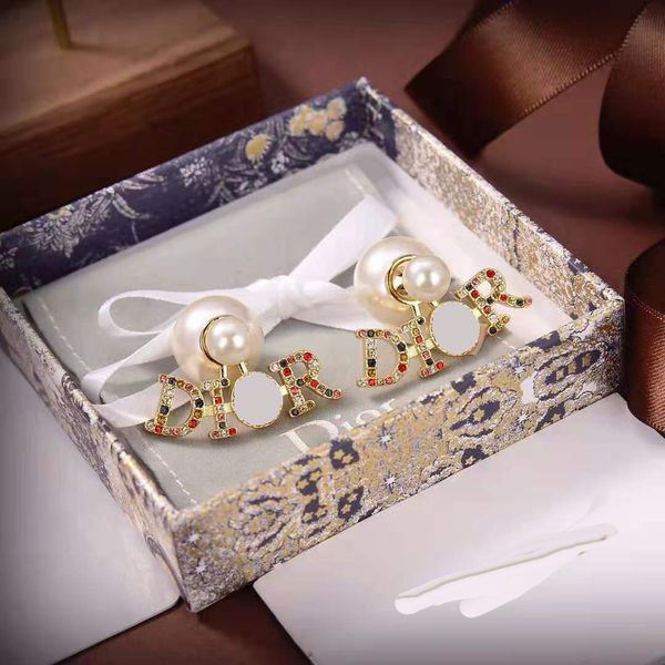 earrings pearl hanging letter diamond earrings simple fashion style earrings with gift box package, Golden
earrings pearl hanging letter diamond earrings simple fashion style earrings with gift box package, Golden