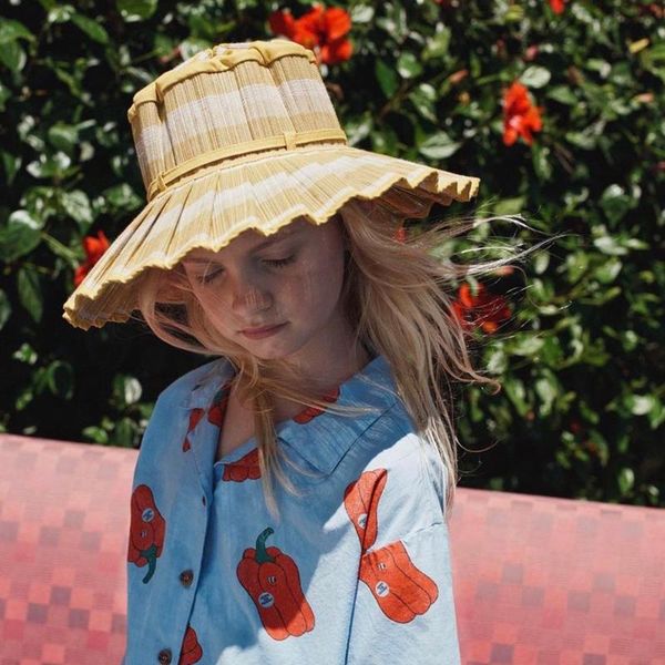 wide brim hats wholesale foldable pleated sun hat for women and children fashion design beach vacation gifts easy to carry, Blue;gray
wide brim hats wholesale foldable pleated sun hat for women and children fashion design beach vacation gifts easy to carry, Blue;gray