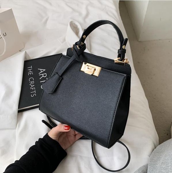 factory wholesale women shoulder bag simple joker leather handbag retro solid color leatheres messenger bags elegant atmosphere litchi leath, Black;red
factory wholesale women shoulder bag simple joker leather handbag retro solid color leatheres messenger bags elegant atmosphere litchi leath, Black;red