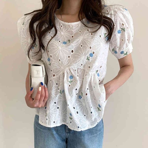 women's t-shirt korean version of gentle and sweet round neck embroidery hollow crochet design loose puff sleeve doll shirt blouse, White
women's t-shirt korean version of gentle and sweet round neck embroidery hollow crochet design loose puff sleeve doll shirt blouse, White