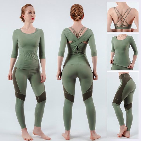fitness suit women's high elastic quick-drying skinny yoga clothes violently sweat training running sports set three-piece set, White;red
fitness suit women's high elastic quick-drying skinny yoga clothes violently sweat training running sports set three-piece set, White;red