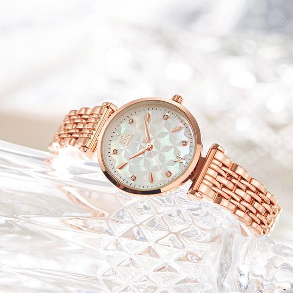 wristwatches anke store ladies fashion casual and simple metal shell face dress quartz women's watch brand buxury 2021, Slivery;brown
wristwatches anke store ladies fashion casual and simple metal shell face dress quartz women's watch brand buxury 2021, Slivery;brown