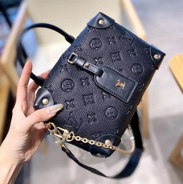 luxury designers classic leather bags brand shoulder bag women crossbody purse handbag -l0975, Red;black
luxury designers classic leather bags brand shoulder bag women crossbody purse handbag -l0975, Red;black