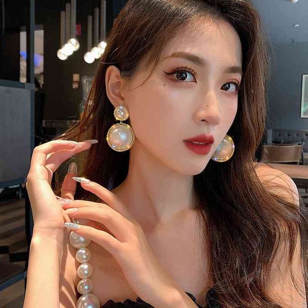 live selection search room 190004 korean zircon silver pin east gate fashion earrings, Black
live selection search room 190004 korean zircon silver pin east gate fashion earrings, Black
