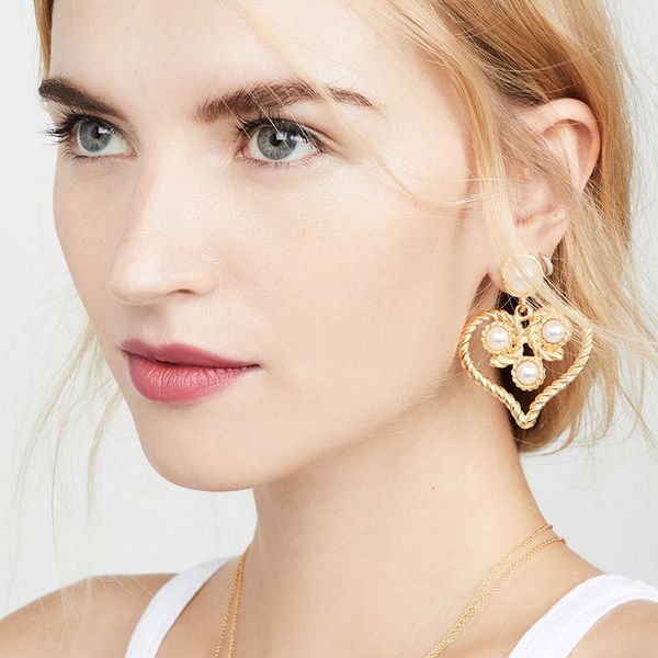 temperament heart-shaped artificial pearl new fashion girls party gift earrings, Silver
temperament heart-shaped artificial pearl new fashion girls party gift earrings, Silver