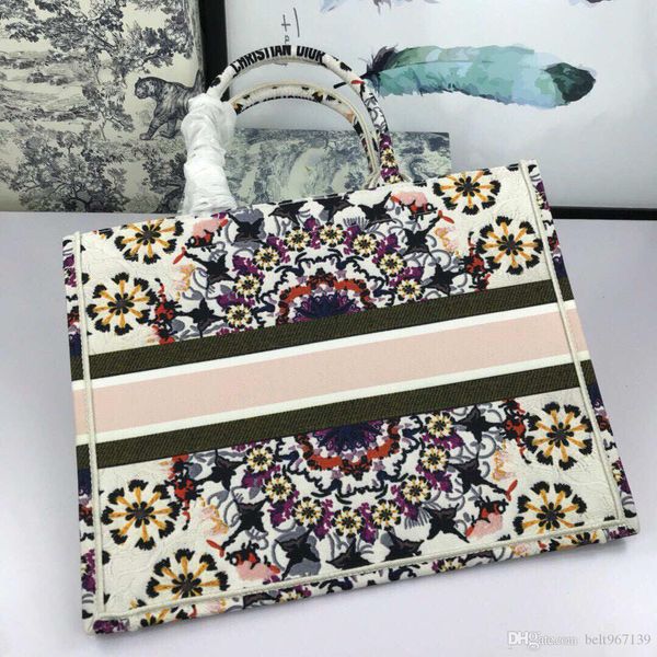 2020 luxury handbag wallet fashion large lady bag travel genuine leather women shopping bag wallet 87810
2020 luxury handbag wallet fashion large lady bag travel genuine leather women shopping bag wallet 87810