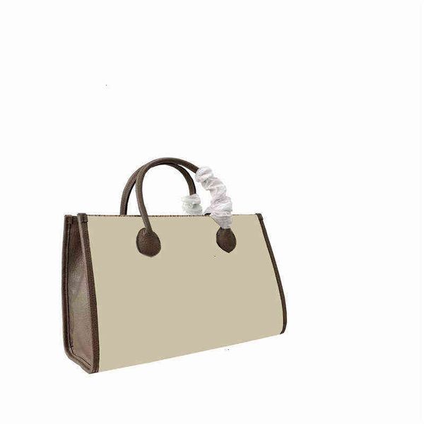 designerstotes the latest fashion trend of handbags women's one-shoulder handbag cartoon image shopping bags luxury high-quality cowhid
designerstotes the latest fashion trend of handbags women's one-shoulder handbag cartoon image shopping bags luxury high-quality cowhid