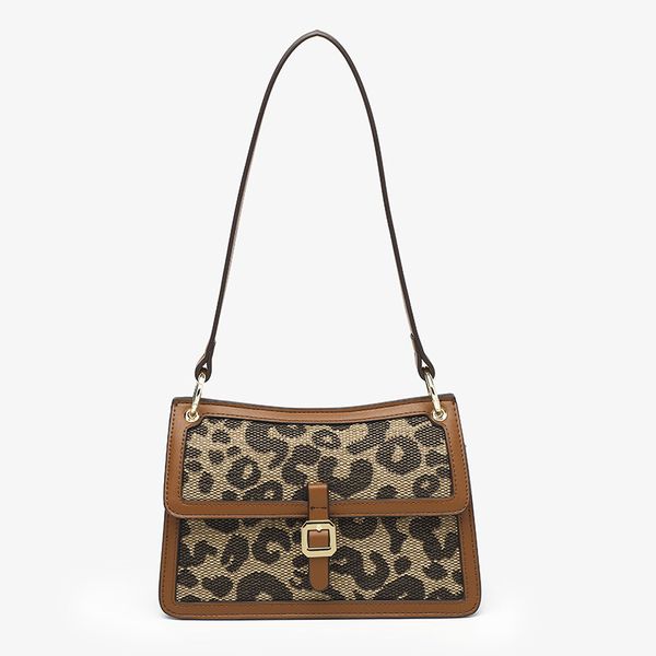 2021 new autumn and winter leopard print fashion armpit french stick bag minority design single shoulder messenger bag
2021 new autumn and winter leopard print fashion armpit french stick bag minority design single shoulder messenger bag