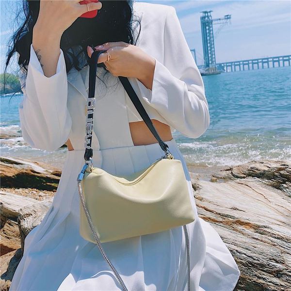 evening bags vintage pu leather shoulder bag for women 2021 brand wide belt designer ladies handbags chain trend hobos messenger
evening bags vintage pu leather shoulder bag for women 2021 brand wide belt designer ladies handbags chain trend hobos messenger