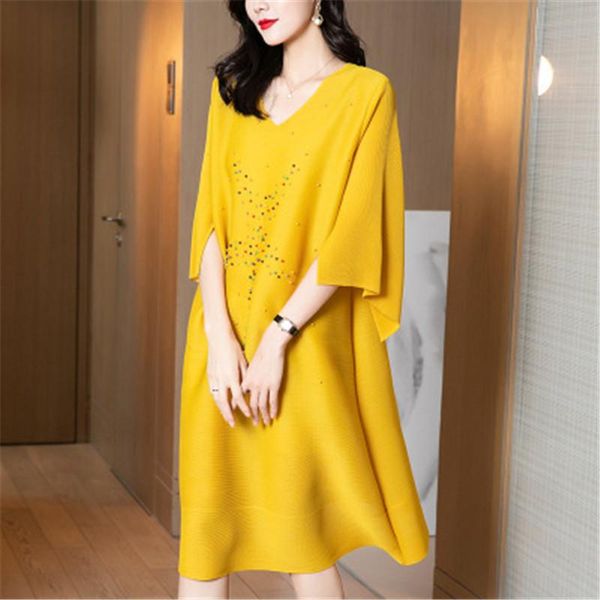 casual dresses miyake pleated dress female 2021 spring and summer fashion heavy beaded yellow loose, Black;gray
casual dresses miyake pleated dress female 2021 spring and summer fashion heavy beaded yellow loose, Black;gray