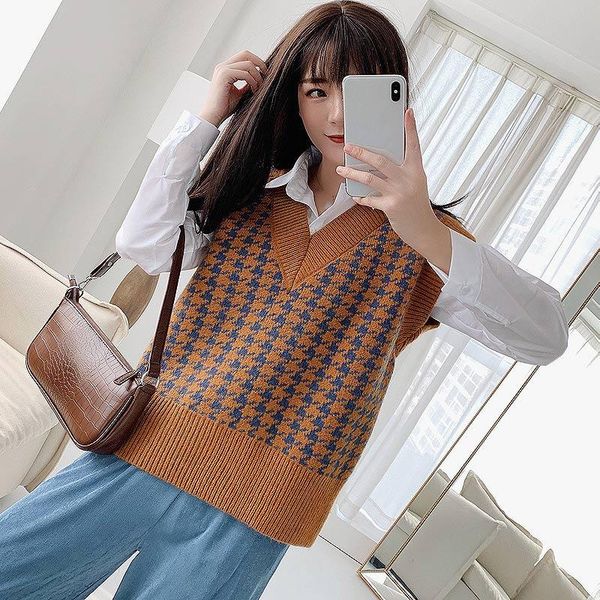 women's vests autumn knitted sleeveless plaid v-neck loose female pullovers 2021 korean preppy style girl's vest ladies pullover, Black;white
women's vests autumn knitted sleeveless plaid v-neck loose female pullovers 2021 korean preppy style girl's vest ladies pullover, Black;white