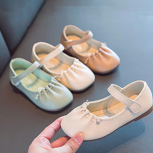 spring kids white princess shoes children baby girls sweet casual soft bottom korean sneakers wedding dance leather shoes 2021, Black;grey
spring kids white princess shoes children baby girls sweet casual soft bottom korean sneakers wedding dance leather shoes 2021, Black;grey