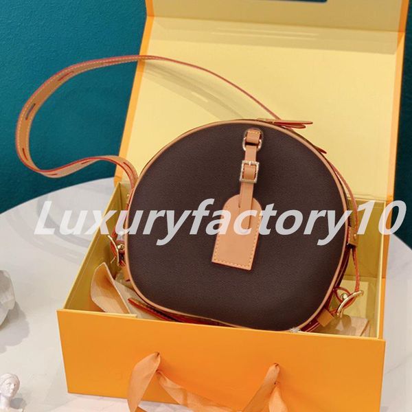2021 classic trend ladies shoulder bag fashion messenger printing portable wallet gift box packaging
2021 classic trend ladies shoulder bag fashion messenger printing portable wallet gift box packaging