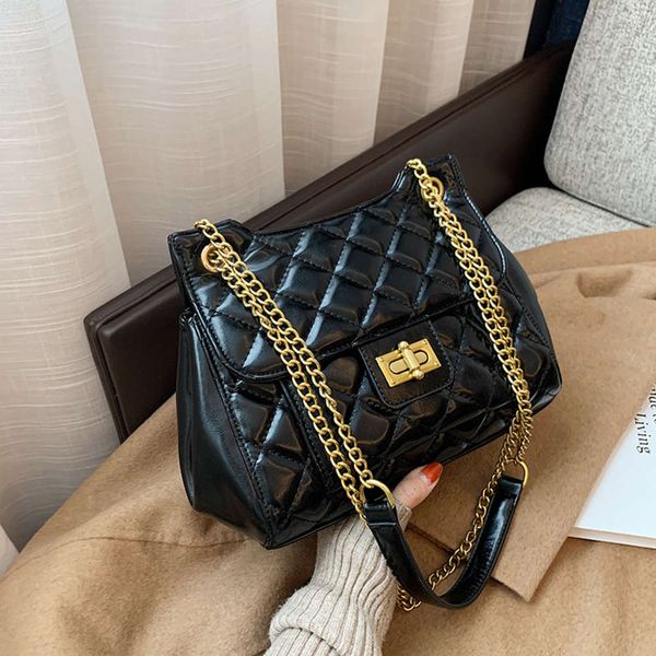 lingge embroidery chain lock women's 2020 popular korean large capacity fashion small square single shoulder bag
lingge embroidery chain lock women's 2020 popular korean large capacity fashion small square single shoulder bag