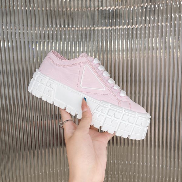 designer fashion trend women's shoes, solid color triangle printing, dynamic and versatile, comfortable , wear-resistant, size 34-40, Black
designer fashion trend women's shoes, solid color triangle printing, dynamic and versatile, comfortable , wear-resistant, size 34-40, Black