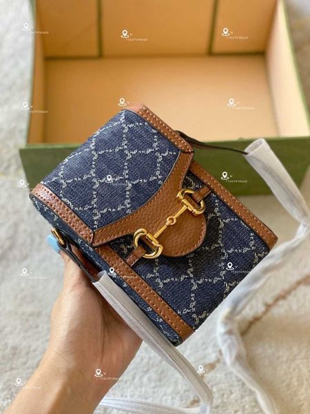 1955 horse clasp mobile phone bag crossbody bag 2021 new summer denim mini letter printing szlyzly
1955 horse clasp mobile phone bag crossbody bag 2021 new summer denim mini letter printing szlyzly