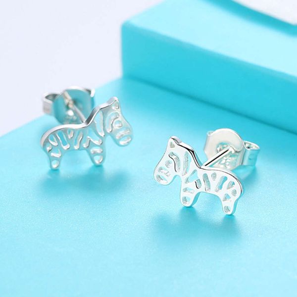 zebra earrings female simple temperament fashion line
zebra earrings female simple temperament fashion line