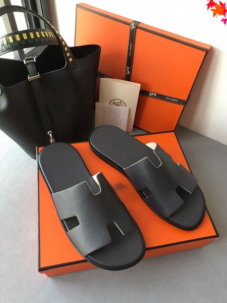 2021 luxuries designer men's slippers sandals men shoes slide summer fashion wide flat flip flops with box size 39-45 -l460, Black
2021 luxuries designer men's slippers sandals men shoes slide summer fashion wide flat flip flops with box size 39-45 -l460, Black