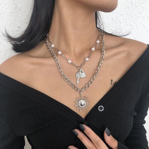 chokers 2021 choker statement necklaces for women punk jewelry lock sun pendnat luxury lady party accessories 2 color, Golden;silver
chokers 2021 choker statement necklaces for women punk jewelry lock sun pendnat luxury lady party accessories 2 color, Golden;silver