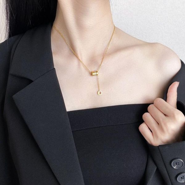 pendant necklaces light luxury transport circle clavicle necklace set auger stainless steel jewelry female waist titanium, Silver
pendant necklaces light luxury transport circle clavicle necklace set auger stainless steel jewelry female waist titanium, Silver