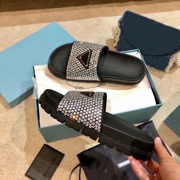 2021 designer women flats slippers slides sandals fashion summer ladies diamond studded upper slipper woman triangle shoes with boxs, Black
2021 designer women flats slippers slides sandals fashion summer ladies diamond studded upper slipper woman triangle shoes with boxs, Black