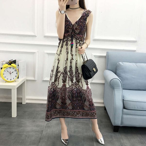 popular seaside 2020 suspender new bohemian dress silk holiday long beach women's summer swing skirt hot, White;black
popular seaside 2020 suspender new bohemian dress silk holiday long beach women's summer swing skirt hot, White;black