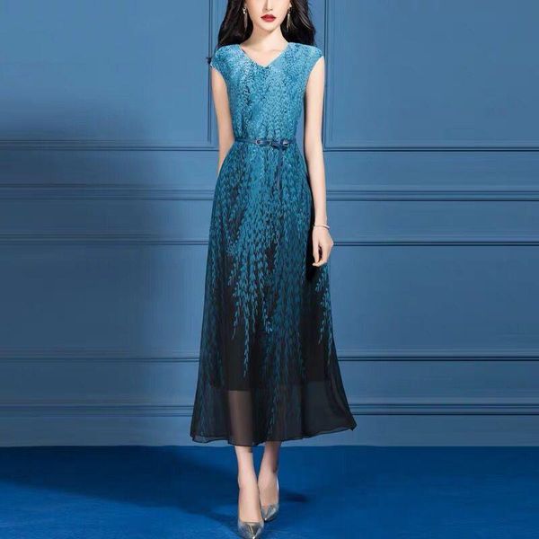 summer female 2021 new large size fashion v-neck temperament elegant waist slimming cover belly chiffon dress tide, Black;gray
summer female 2021 new large size fashion v-neck temperament elegant waist slimming cover belly chiffon dress tide, Black;gray