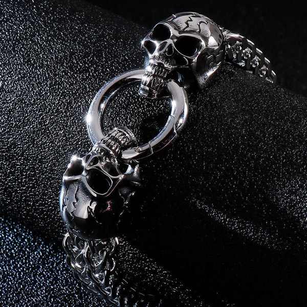 gothic double skull bracelet for men 316l stainless steel heavy shiny skeleton charm link chain mens bracelets male jewelry 210609, Golden;silver
gothic double skull bracelet for men 316l stainless steel heavy shiny skeleton charm link chain mens bracelets male jewelry 210609, Golden;silver