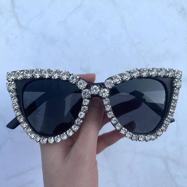 Vintage Fashion Cat Eye Diamond Sunglasses Women Crystal Rhinestone Frame Brand Designer Sun Glasses For Female, White;black
Vintage Fashion Cat Eye Diamond Sunglasses Women Crystal Rhinestone Frame Brand Designer Sun Glasses For Female, White;black