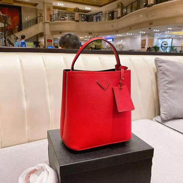 luxurys designers handbag genuine leather ladies shoulder bags women messenger bag leather fashion bucket bag cross body bag
luxurys designers handbag genuine leather ladies shoulder bags women messenger bag leather fashion bucket bag cross body bag