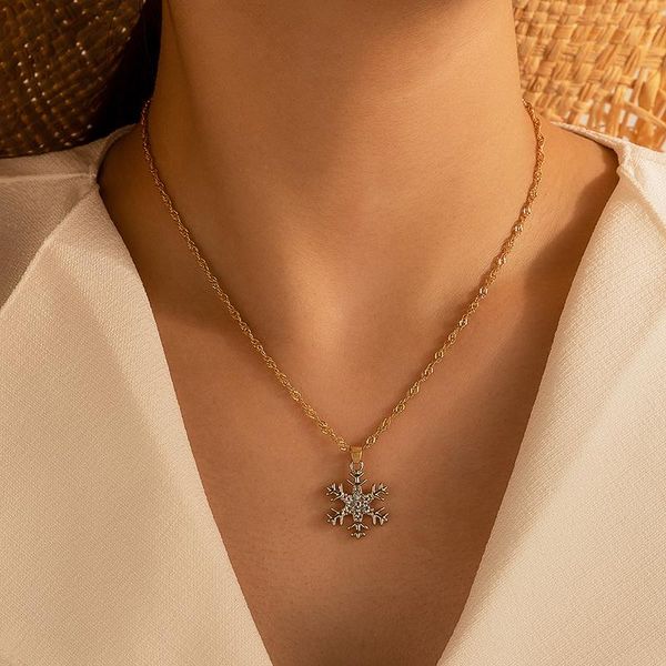 chains bohemian snow pendant necklace for women fashion crystal geometry gold alloy clavicle chain lady wedding jewelry 13963, Silver
chains bohemian snow pendant necklace for women fashion crystal geometry gold alloy clavicle chain lady wedding jewelry 13963, Silver