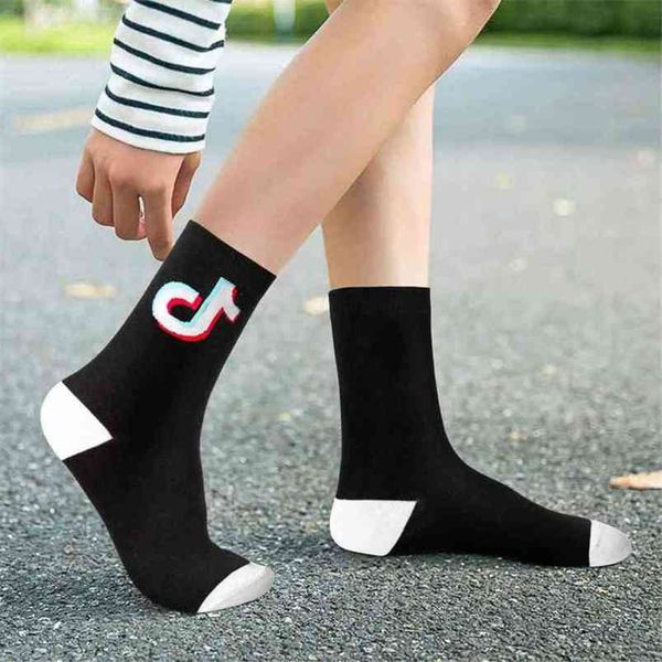 2021 spring tiktok letters patchwork children's socks fashion autumn boys grils long stockings tik tok casual sports mid-calf length so, Pink;yellow
2021 spring tiktok letters patchwork children's socks fashion autumn boys grils long stockings tik tok casual sports mid-calf length so, Pink;yellow