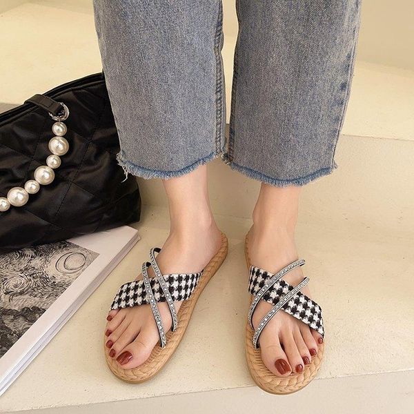 slippers oeing summer cool female outdoor vacation flat-bottomed all-match beach travel rhinestone sandals 2021, Black
slippers oeing summer cool female outdoor vacation flat-bottomed all-match beach travel rhinestone sandals 2021, Black