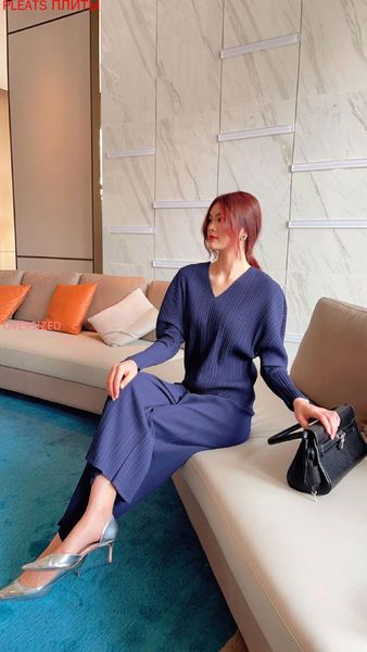 spring temperament commuter loose solid color hooded long sleeve v-neck t-shirt wide leg pants two-piece female fashion suit, White
spring temperament commuter loose solid color hooded long sleeve v-neck t-shirt wide leg pants two-piece female fashion suit, White