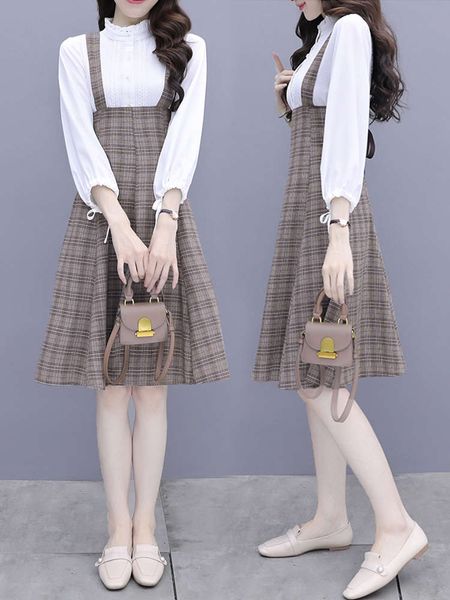 autumn 2021 new small foreign style age reducing temperament dress goddess model two piece suit with strap skirt, White
autumn 2021 new small foreign style age reducing temperament dress goddess model two piece suit with strap skirt, White