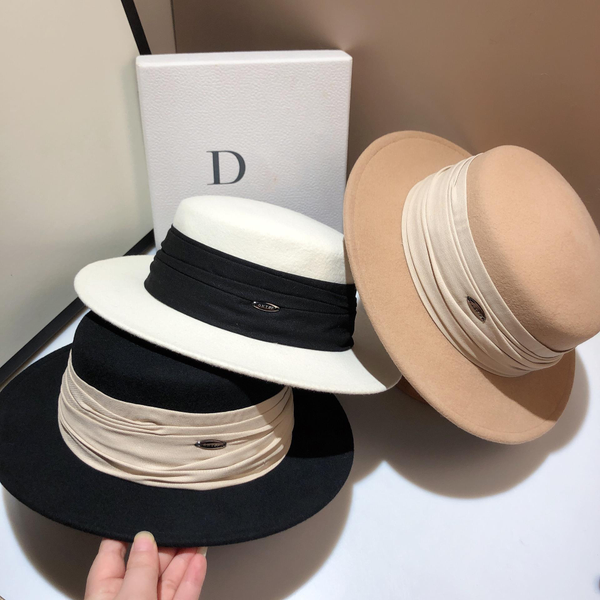 luxury stingy brim hats french hepburn australian wool hat fashion retro neutral pleated cotton and linen with flat hat personality joker, Blue;gray
luxury stingy brim hats french hepburn australian wool hat fashion retro neutral pleated cotton and linen with flat hat personality joker, Blue;gray