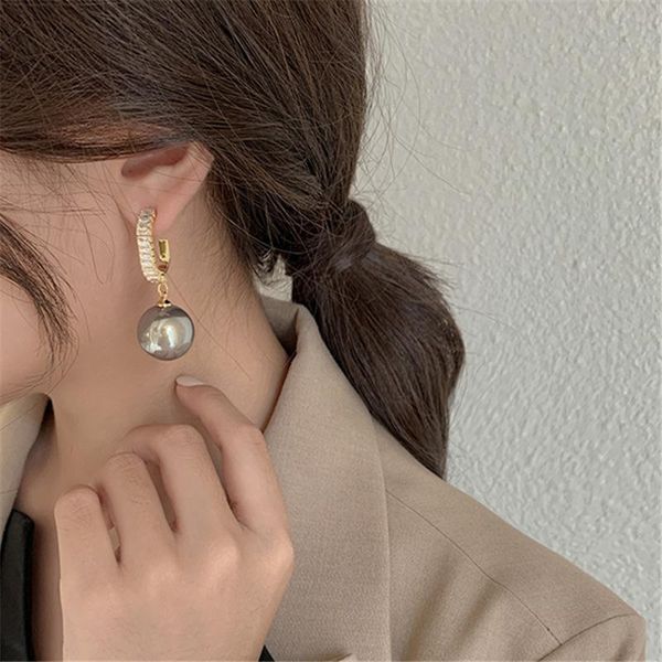 stud 1 pair earrings women big charm pearl crystal ear zirconia drop dangle wedding jewelry valentine's gifts for girlfriend, Golden;silver
stud 1 pair earrings women big charm pearl crystal ear zirconia drop dangle wedding jewelry valentine's gifts for girlfriend, Golden;silver