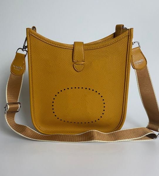 luxurys designers shoulder bags evelyne leather pure clutch backpack girl fashoin crossbody purses women wallet
luxurys designers shoulder bags evelyne leather pure clutch backpack girl fashoin crossbody purses women wallet
