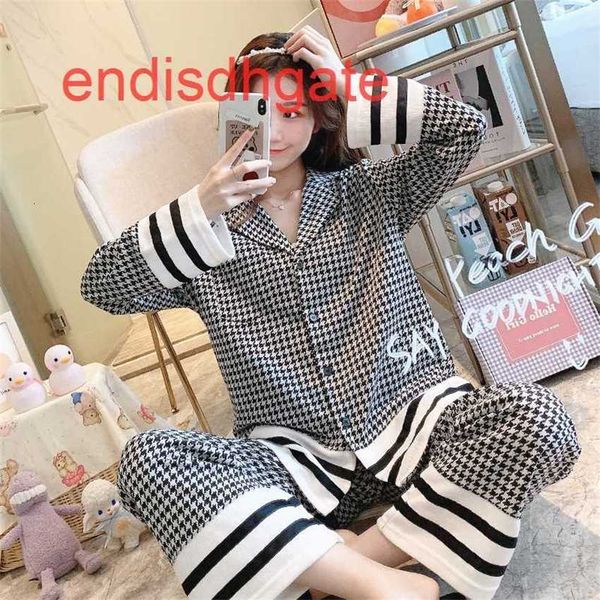 factory573uwinter qianniaoge pajamas cotton women's spring and autumn long sleeve thin loose korean simple suit, Black;white
factory573uwinter qianniaoge pajamas cotton women's spring and autumn long sleeve thin loose korean simple suit, Black;white