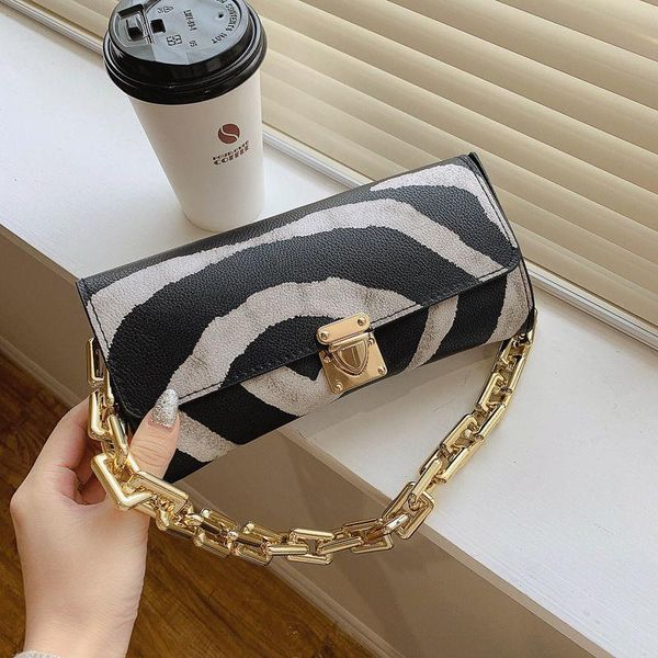 cross body printed women shoulder underarm bag fashion simple lady travel pu tote handbags for shopping chains supplies
cross body printed women shoulder underarm bag fashion simple lady travel pu tote handbags for shopping chains supplies