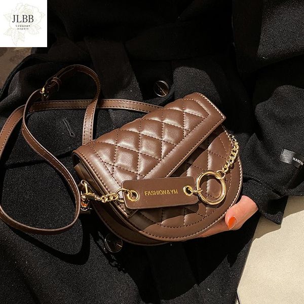 vintage lattice saddle crossbody bags for women designer letters chains handbags luxury pu leather shoulder messenger bag purses
vintage lattice saddle crossbody bags for women designer letters chains handbags luxury pu leather shoulder messenger bag purses