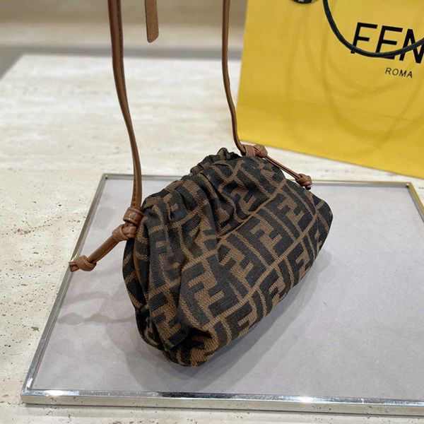 mid ancient super cute ff letter old flower canvas cloud bag leather one shoulder messenger zlyluxury storage bags factory outlet
mid ancient super cute ff letter old flower canvas cloud bag leather one shoulder messenger zlyluxury storage bags factory outlet