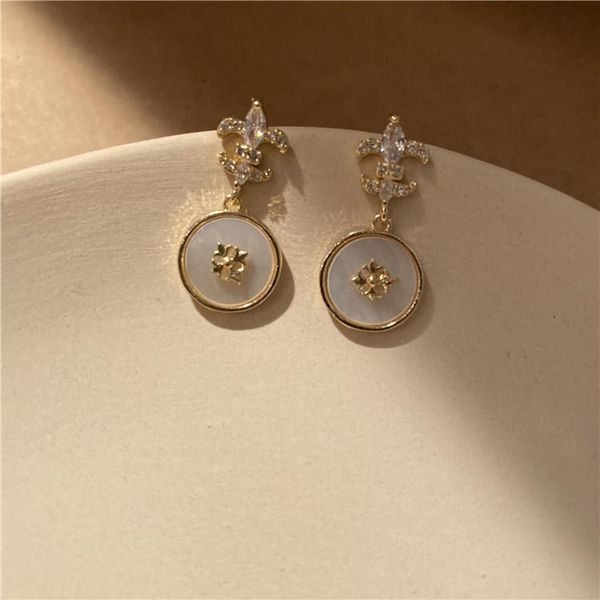 stud shell disc earrings fashion retro temperament wild zircon star female women jewelry, Golden;silver
stud shell disc earrings fashion retro temperament wild zircon star female women jewelry, Golden;silver