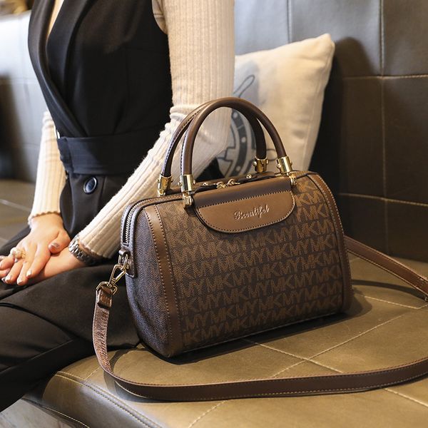 new handbags hong kong leather women's 2021 advanced sense messenger boston pillow foreign style hand bag fashion factory direct sale
new handbags hong kong leather women's 2021 advanced sense messenger boston pillow foreign style hand bag fashion factory direct sale